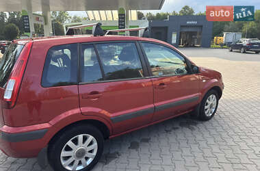 Хэтчбек Ford Fusion 2008 в 