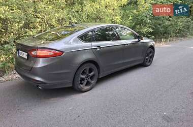 Седан Ford Fusion 2013 в 