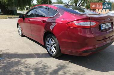 Седан Ford Fusion 2015 в 