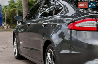 Седан Ford Fusion 2014 в 