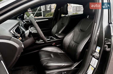 Седан Ford Fusion 2014 в 
