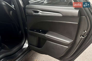 Седан Ford Fusion 2014 в 