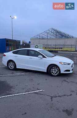 Седан Ford Fusion 2013 в 