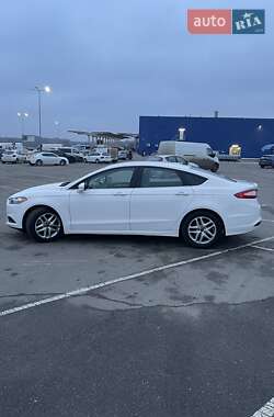 Седан Ford Fusion 2013 в 