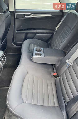 Седан Ford Fusion 2014 в 