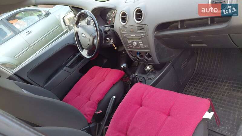 Хэтчбек Ford Fusion 2006 в Ровно