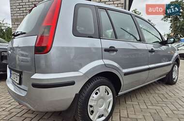 Хэтчбек Ford Fusion 2005 в 