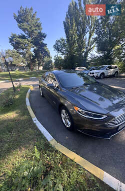 Седан Ford Fusion 2017 в 