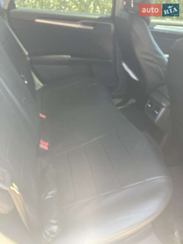 Седан Ford Fusion 2013 в Коломаке