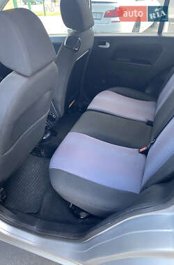 Хэтчбек Ford Fusion 2009 в 