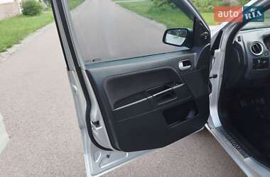 Хэтчбек Ford Fusion 2008 в 