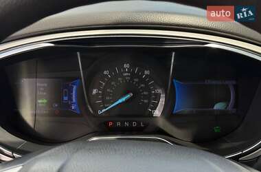 Седан Ford Fusion 2013 в 