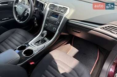 Седан Ford Fusion 2013 в 