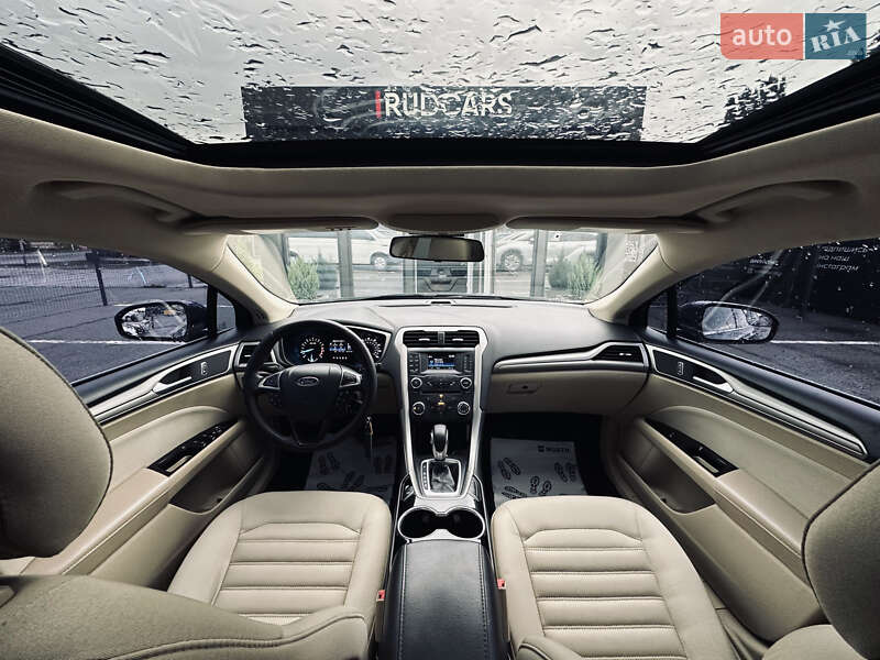 Седан Ford Fusion 2014 в Кременчуці