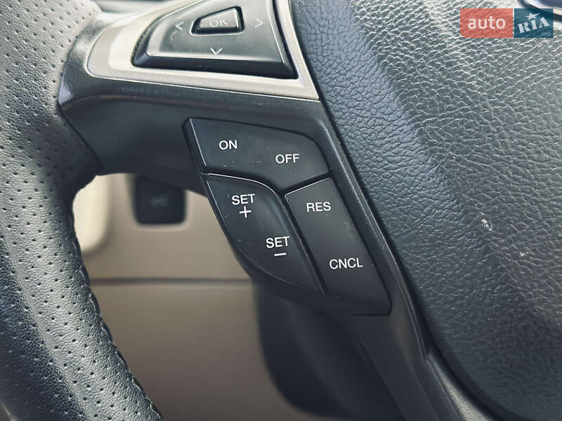 Седан Ford Fusion 2014 в Кременчуці