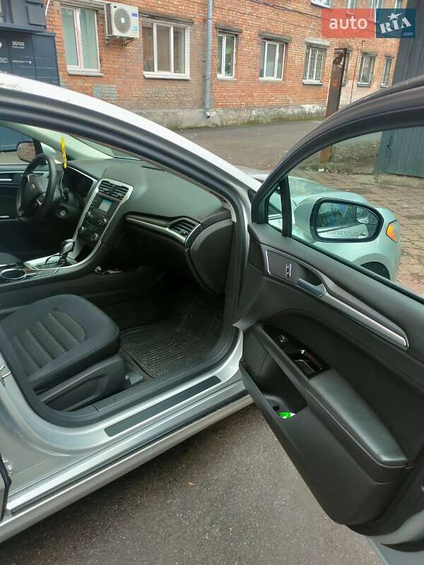 Седан Ford Fusion 2013 в Києві