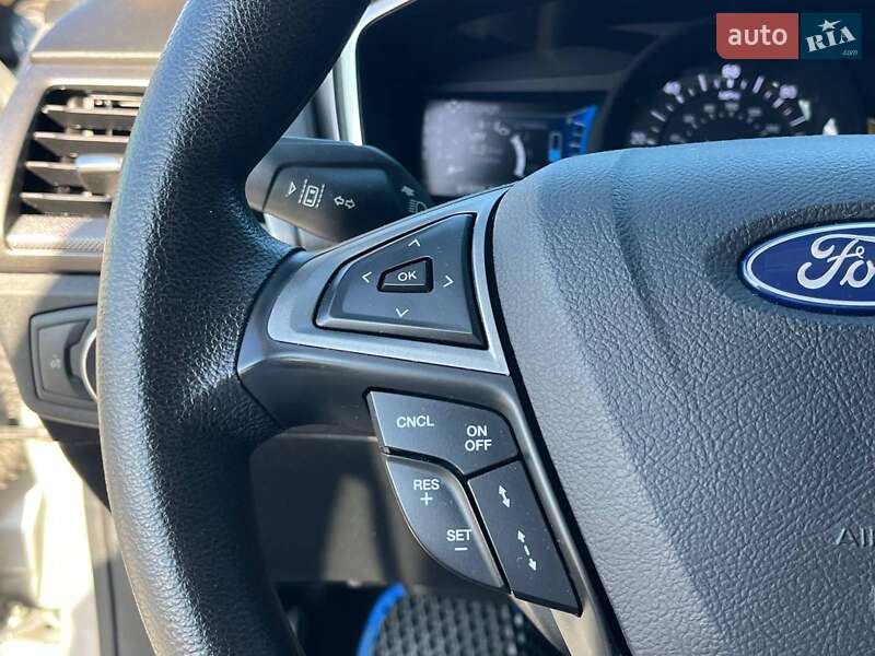 Седан Ford Fusion 2019 в Львове