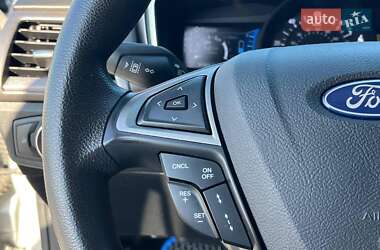 Седан Ford Fusion 2019 в 