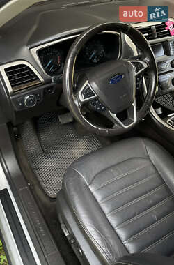 Седан Ford Fusion 2015 в 