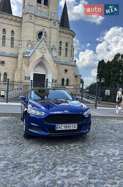 Седан Ford Fusion 2015 в 