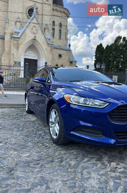 Седан Ford Fusion 2015 в 