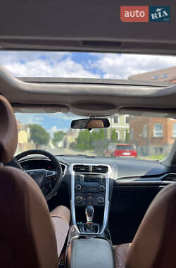 Седан Ford Fusion 2015 в 