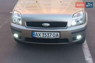 Хетчбек Ford Fusion 2003 в 