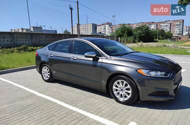 Седан Ford Fusion 2015 в Рівному