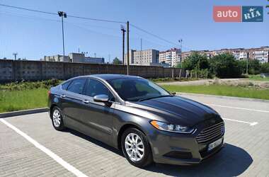 Седан Ford Fusion 2015 в 