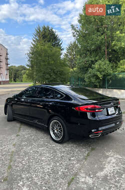 Седан Ford Fusion 2016 в 