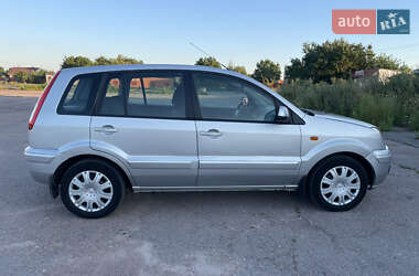 Хэтчбек Ford Fusion 2011 в 