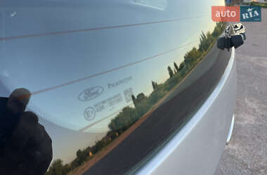 Хэтчбек Ford Fusion 2011 в 