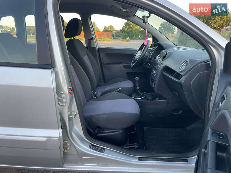 Хэтчбек Ford Fusion 2011 в Прилуках