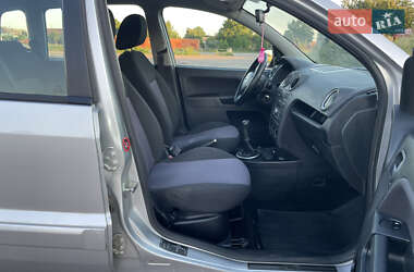 Хэтчбек Ford Fusion 2011 в 