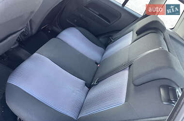 Хэтчбек Ford Fusion 2011 в 