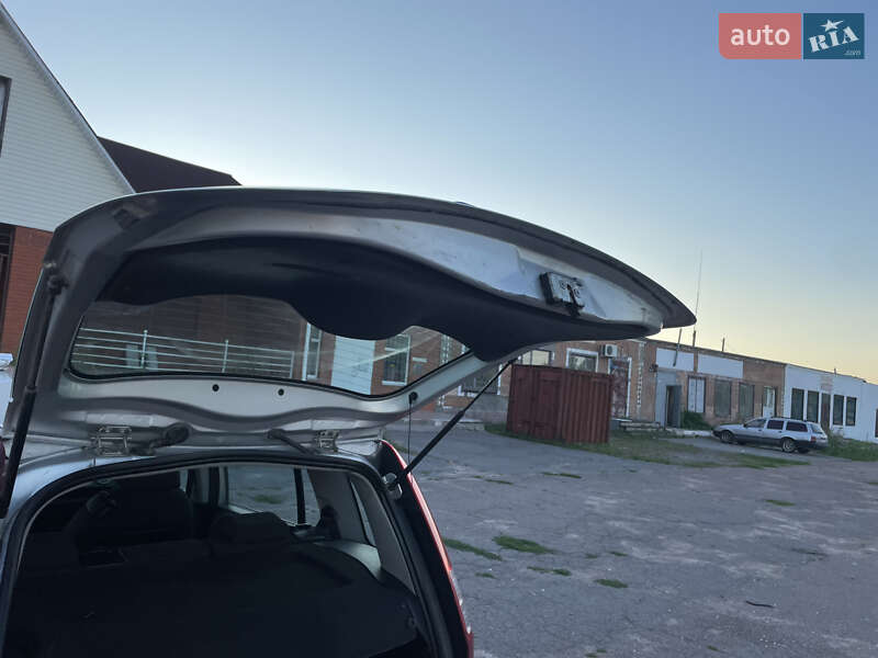 Хэтчбек Ford Fusion 2011 в Прилуках