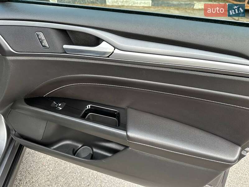 Седан Ford Fusion 2014 в Славянске