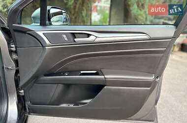 Седан Ford Fusion 2014 в 