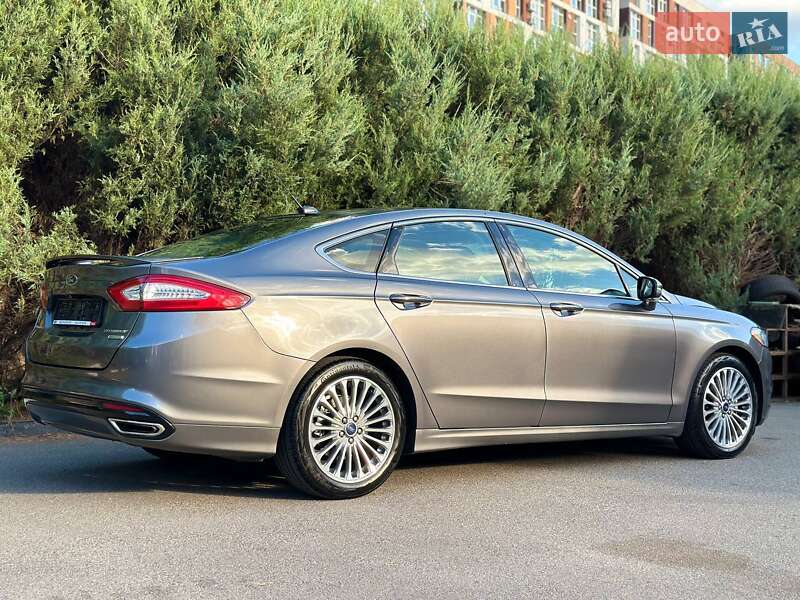 Седан Ford Fusion 2014 в Славянске
