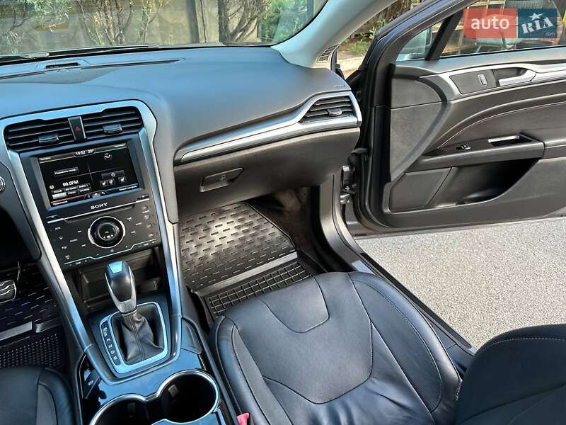 Седан Ford Fusion 2014 в Славянске