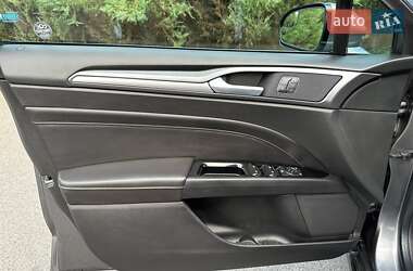 Седан Ford Fusion 2014 в 