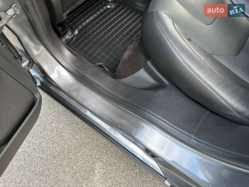 Седан Ford Fusion 2014 в Славянске
