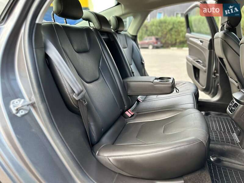 Седан Ford Fusion 2014 в Славянске