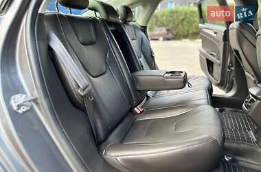 Седан Ford Fusion 2014 в 