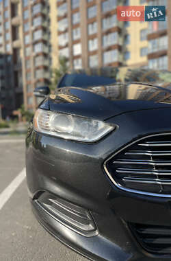 Седан Ford Fusion 2013 в 