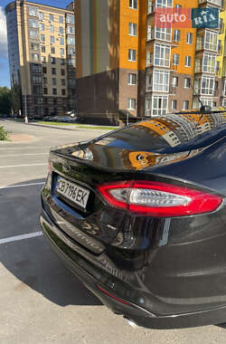 Седан Ford Fusion 2013 в 