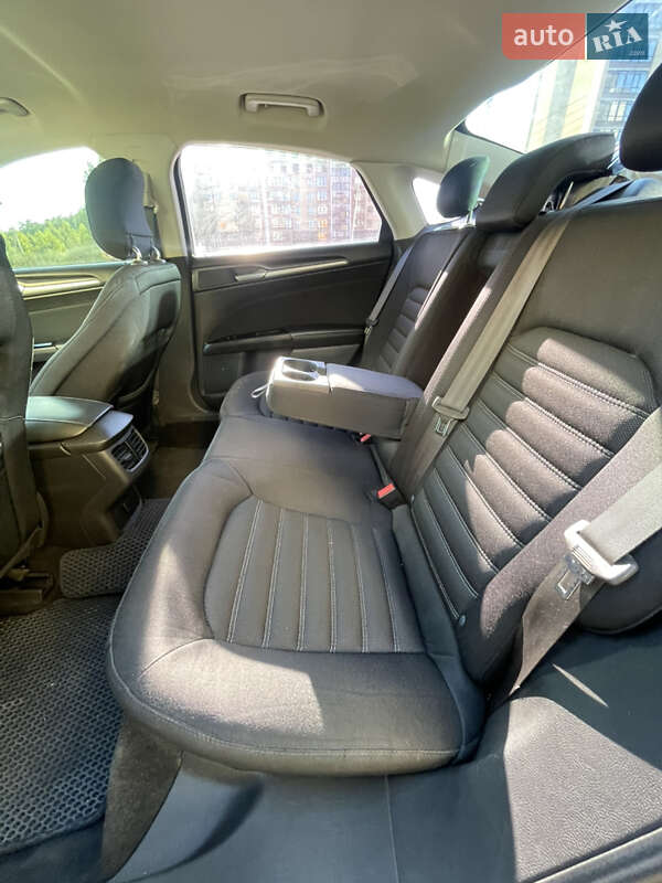 Седан Ford Fusion 2013 в Чернигове