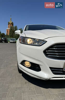Седан Ford Fusion 2014 в 