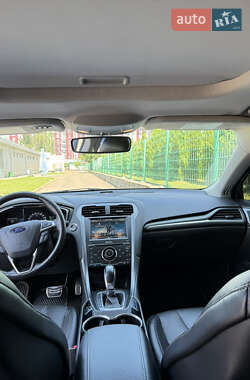 Седан Ford Fusion 2014 в 