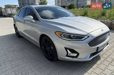 Седан Ford Fusion 2019 в 
